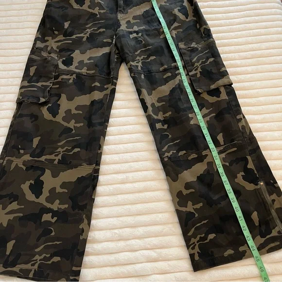 Fashion Nova Brown and green and black Cargo Pants XL - Picture 2 of 8